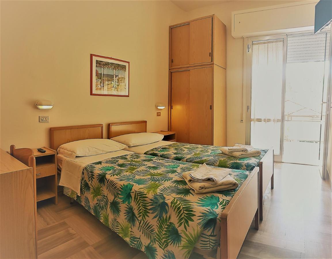 Hotel Giordo Rimini Buitenkant foto