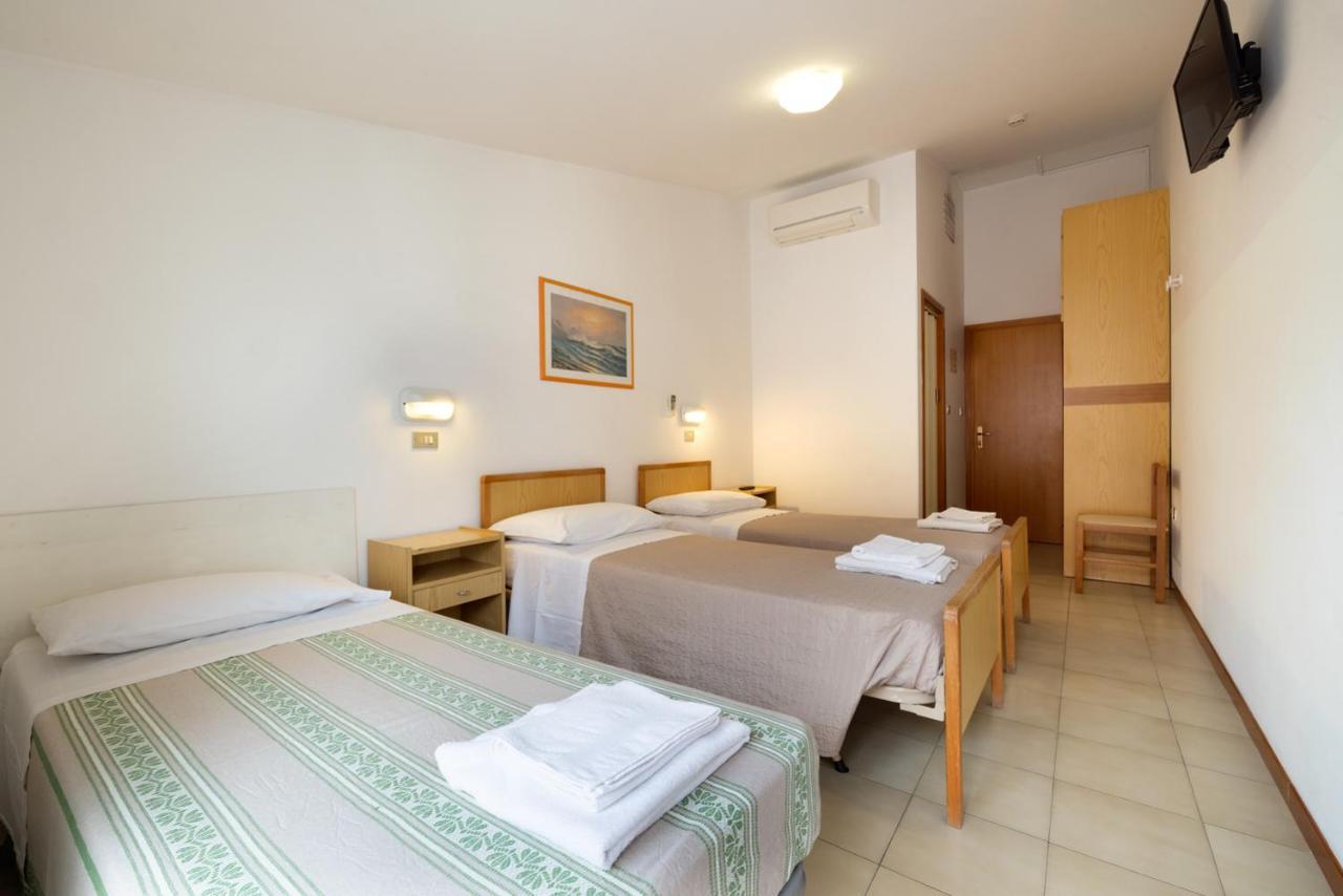 Hotel Giordo Rimini Buitenkant foto