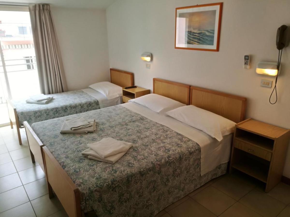 Hotel Giordo Rimini Buitenkant foto